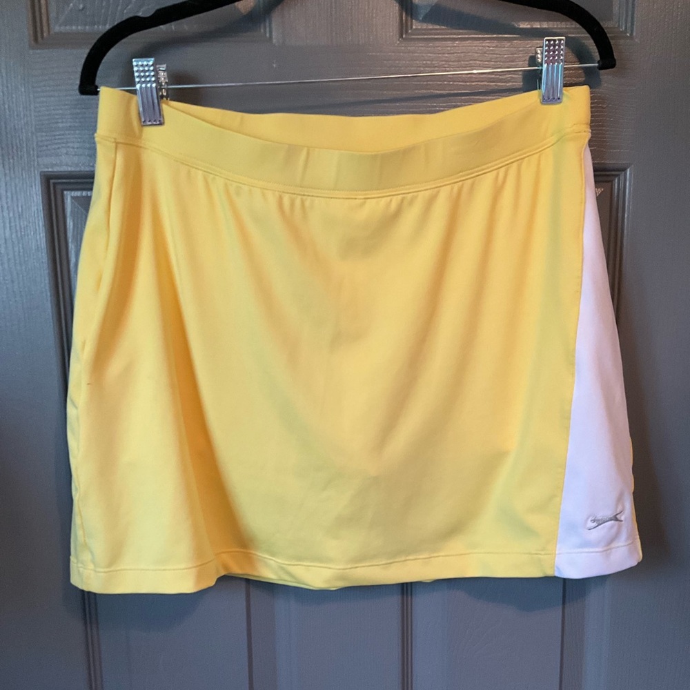 Slazenger large white and yellow skort